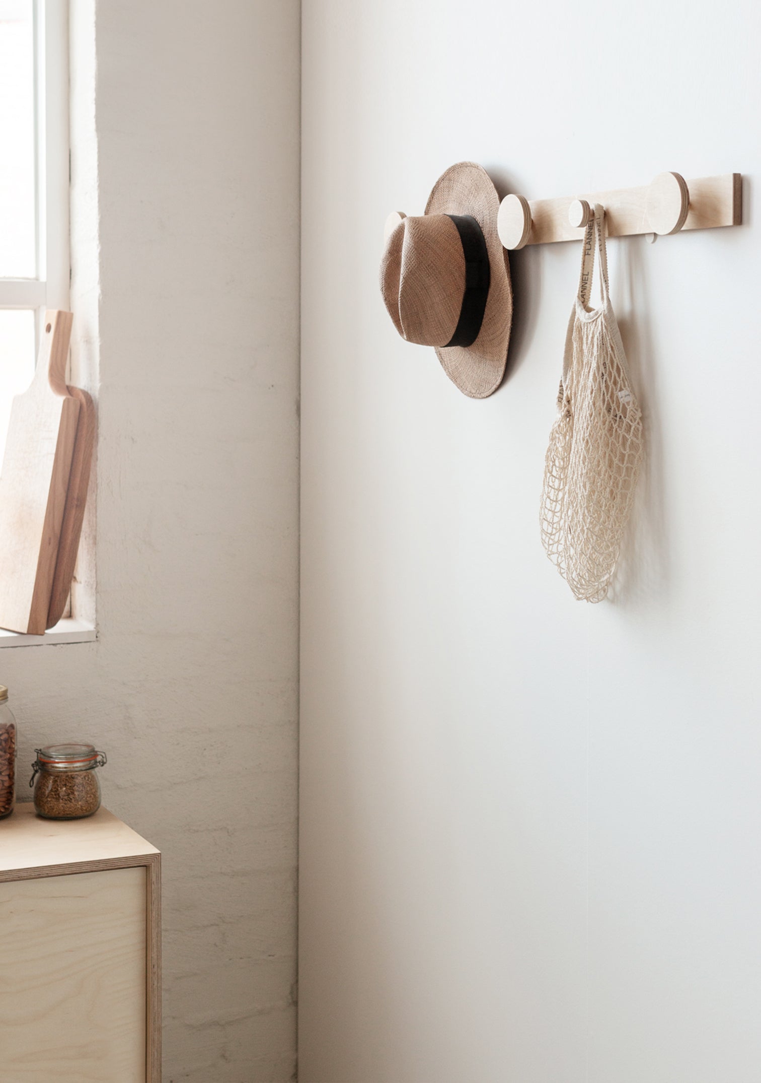 Minimalist Storage: The Hang on Piccolo Coat Rack – Plyroom